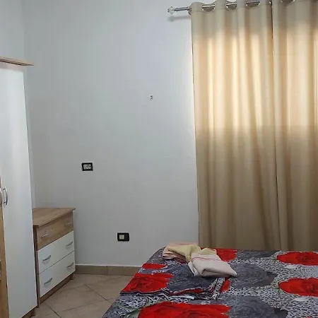 House In Nyaraló Durrës